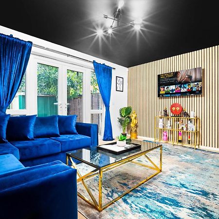 Stylish Manchester 4 Bed House W/Garden ✘ Sleeps 9 - Salford ☆ Free Parking → Smart Tvs In Every Bedroom ☆ Free Netflix & Ultra Fast Wifi ✪ 6 Min To City Centre, Close To Trafford Centre, Etihad Stadium, Manchester Arena, Clubs & More! ภายนอก รูปภาพ
