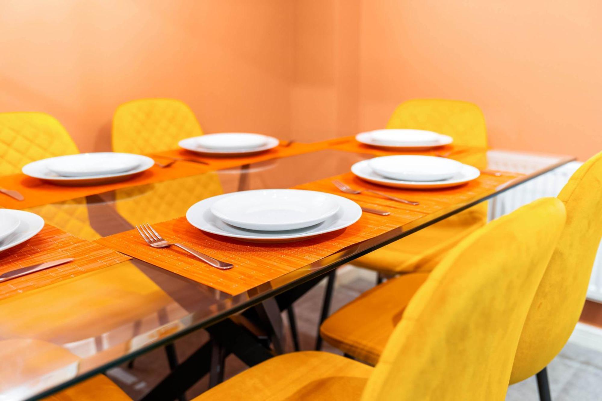 Stylish Manchester 4 Bed House W/Garden ✘ Sleeps 9 - Salford ☆ Free Parking → Smart Tvs In Every Bedroom ☆ Free Netflix & Ultra Fast Wifi ✪ 6 Min To City Centre, Close To Trafford Centre, Etihad Stadium, Manchester Arena, Clubs & More! ภายนอก รูปภาพ