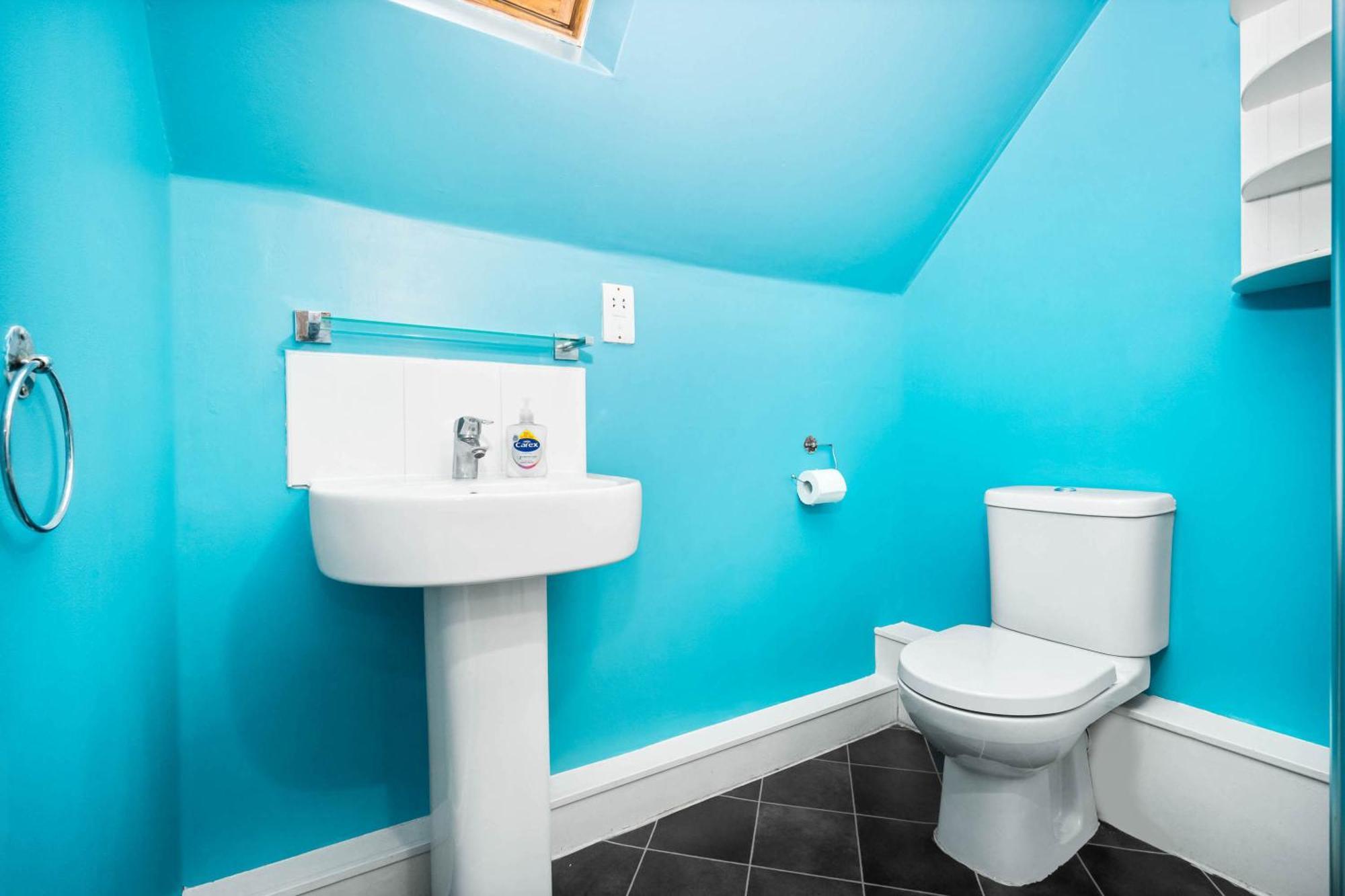 Stylish Manchester 4 Bed House W/Garden ✘ Sleeps 9 - Salford ☆ Free Parking → Smart Tvs In Every Bedroom ☆ Free Netflix & Ultra Fast Wifi ✪ 6 Min To City Centre, Close To Trafford Centre, Etihad Stadium, Manchester Arena, Clubs & More! ภายนอก รูปภาพ