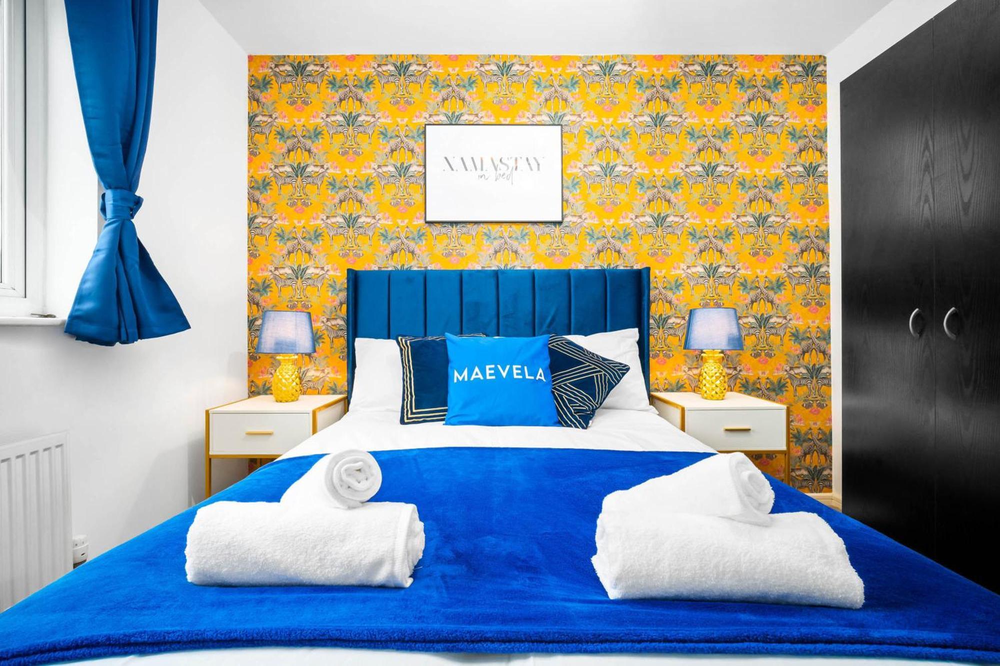 Stylish Manchester 4 Bed House W/Garden ✘ Sleeps 9 - Salford ☆ Free Parking → Smart Tvs In Every Bedroom ☆ Free Netflix & Ultra Fast Wifi ✪ 6 Min To City Centre, Close To Trafford Centre, Etihad Stadium, Manchester Arena, Clubs & More! ภายนอก รูปภาพ
